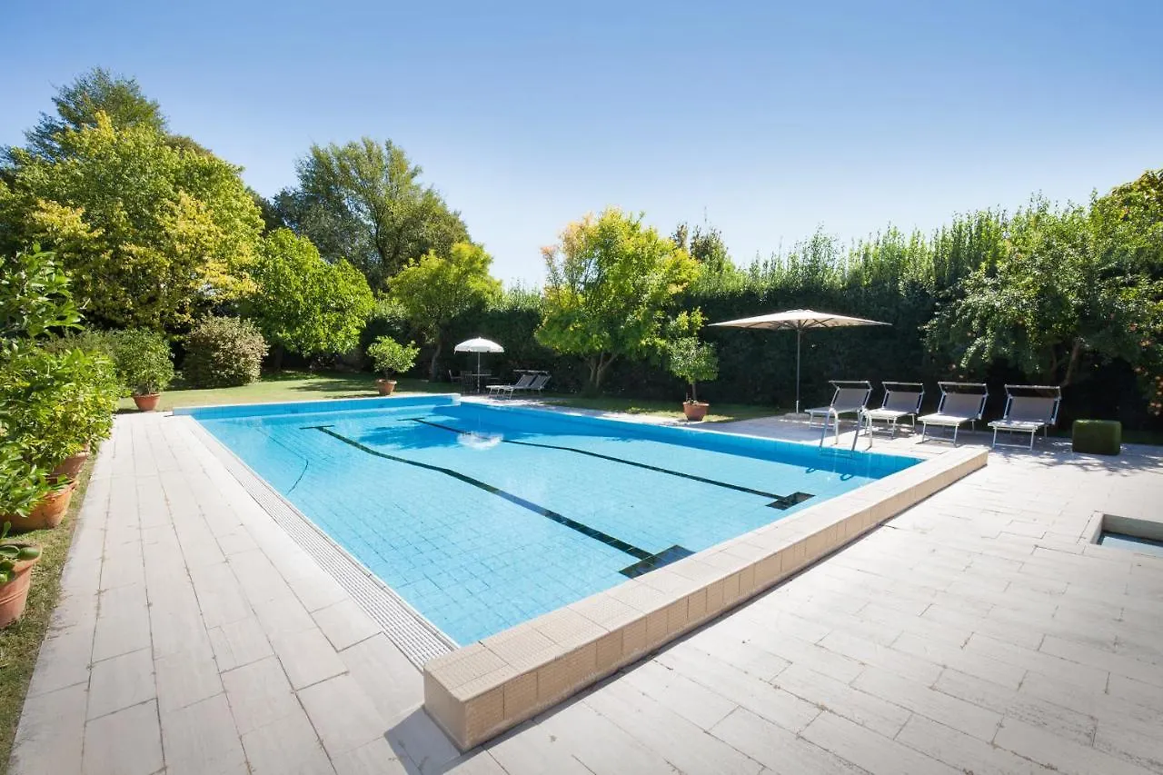 Villa Oleandra With Pool Up To 12 People Volta Mantovana